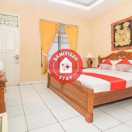 Oyo 3134 Puri Tamu Hotel Джимбаран Экстерьер фото