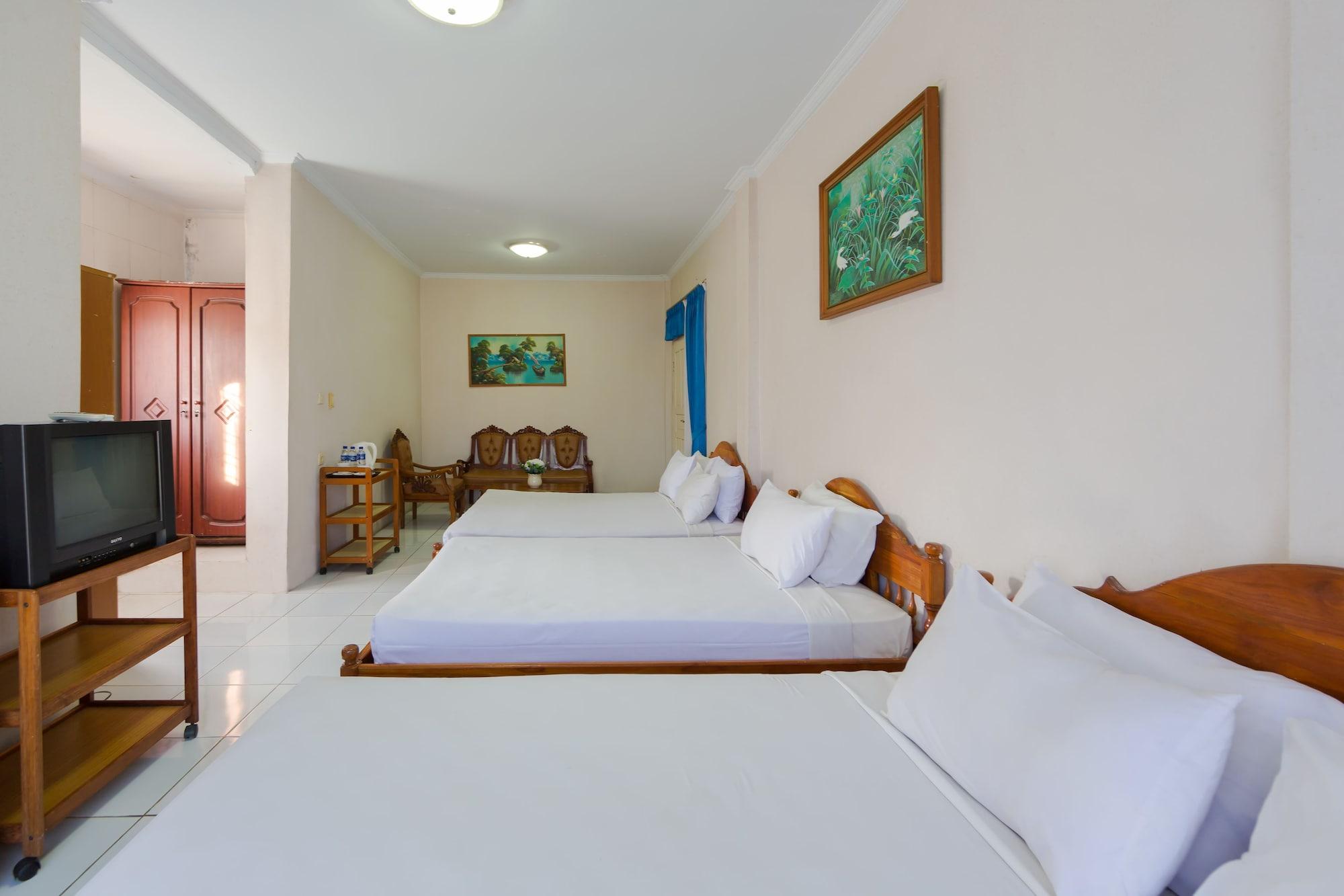 Oyo 3134 Puri Tamu Hotel Джимбаран Экстерьер фото