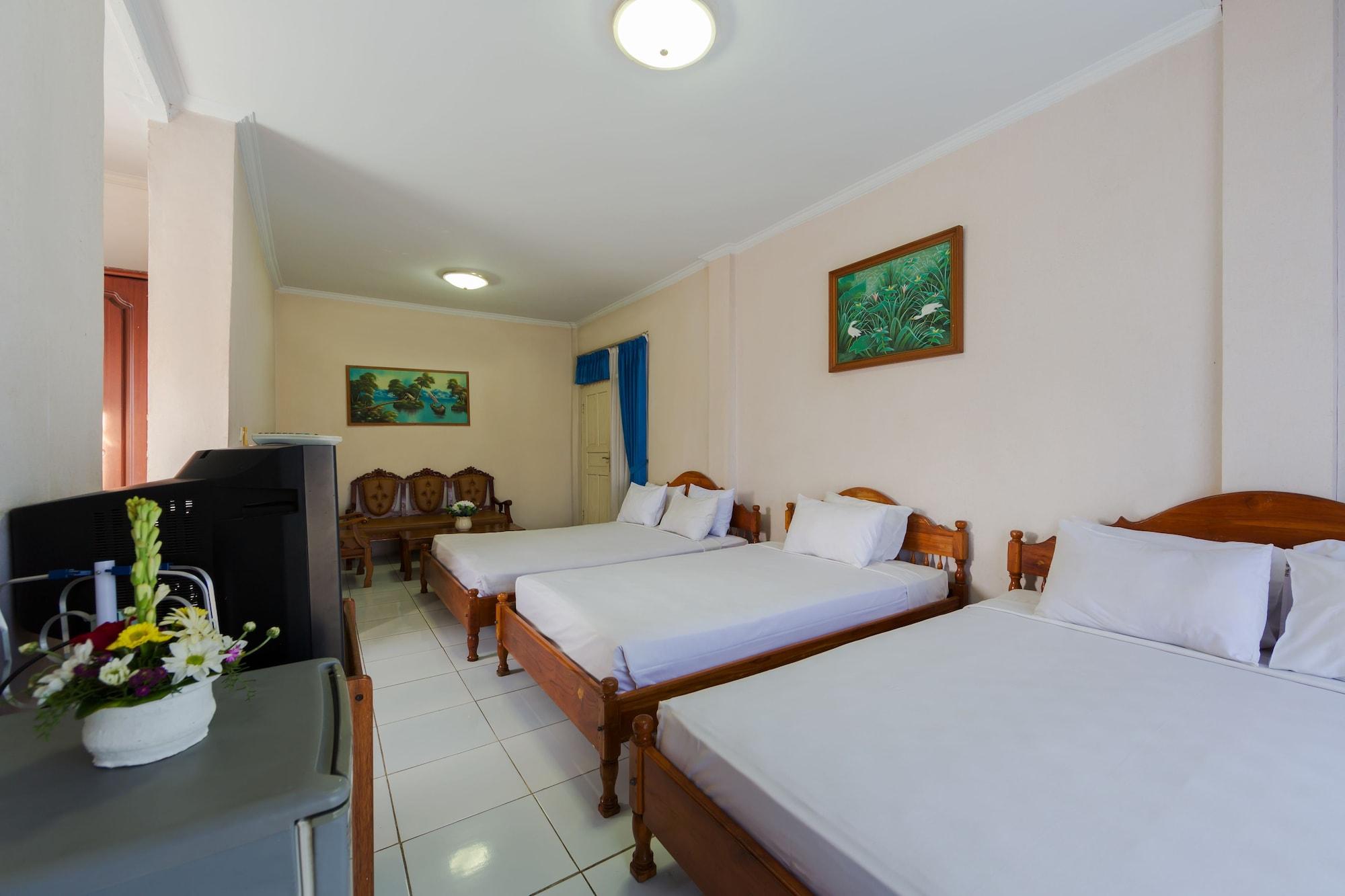 Oyo 3134 Puri Tamu Hotel Джимбаран Экстерьер фото
