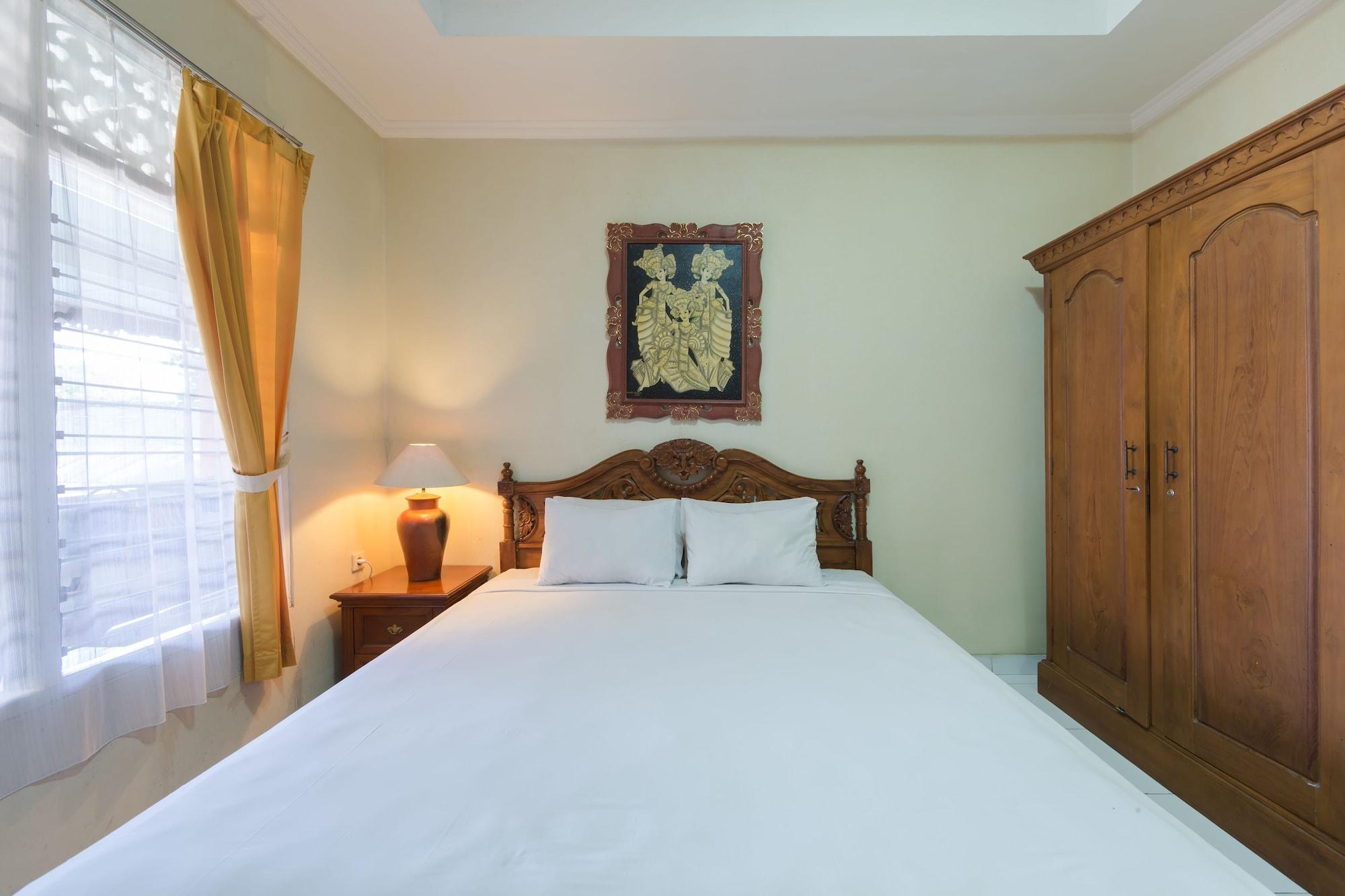 Oyo 3134 Puri Tamu Hotel Джимбаран Экстерьер фото
