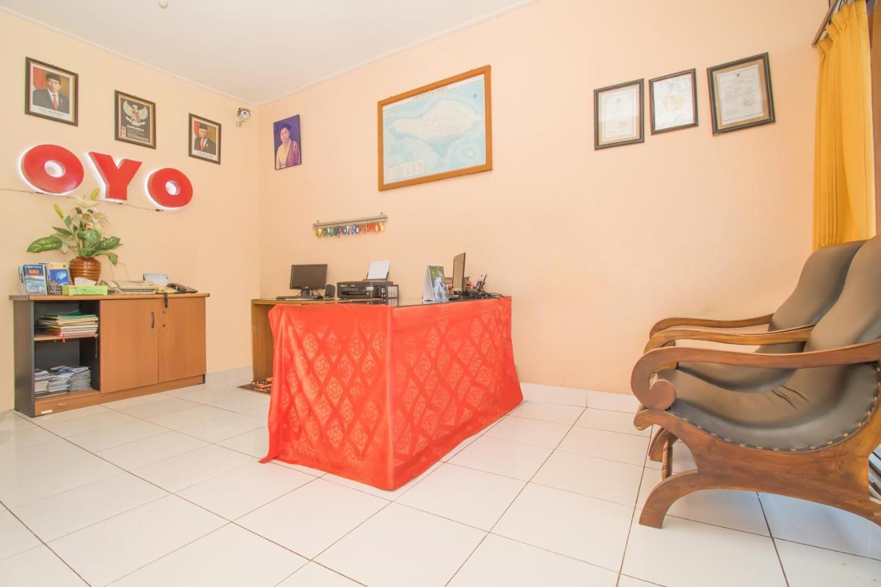 Oyo 3134 Puri Tamu Hotel Джимбаран Экстерьер фото