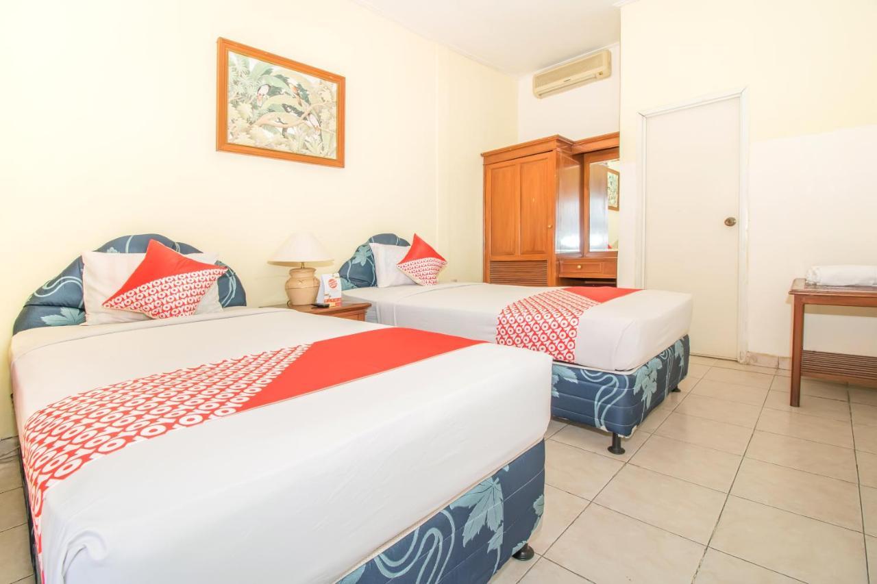Oyo 3134 Puri Tamu Hotel Джимбаран Экстерьер фото