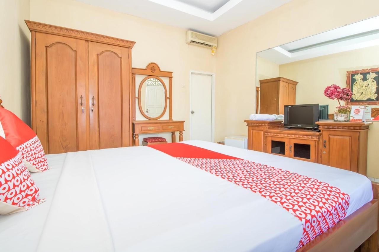 Oyo 3134 Puri Tamu Hotel Джимбаран Экстерьер фото
